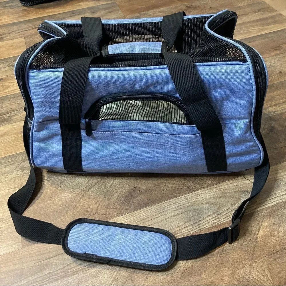 Peteme Airline Approved Pet Travel Carrier, Soft Sided Carrier EUC